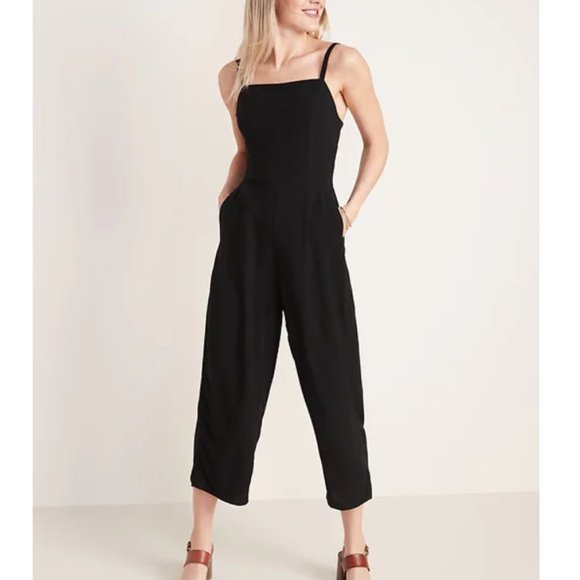 Old Navy Pants - NWOT Old Navy Square Neck Cropped Jumpsuit Black